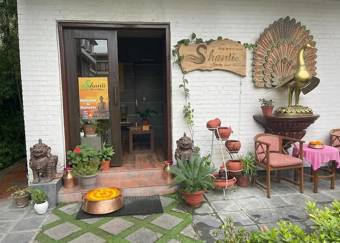 The Malla Hotel - Thamel, 2 Km To Swayambhunath Temple Kathmandu